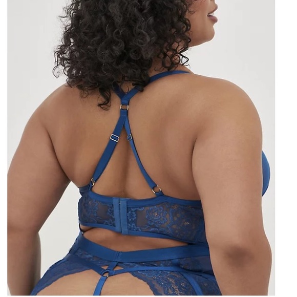 TORRID STRAPS AND RINGS LACE BODYSUIT WITH OPEN BACK - Picture 2 of 5